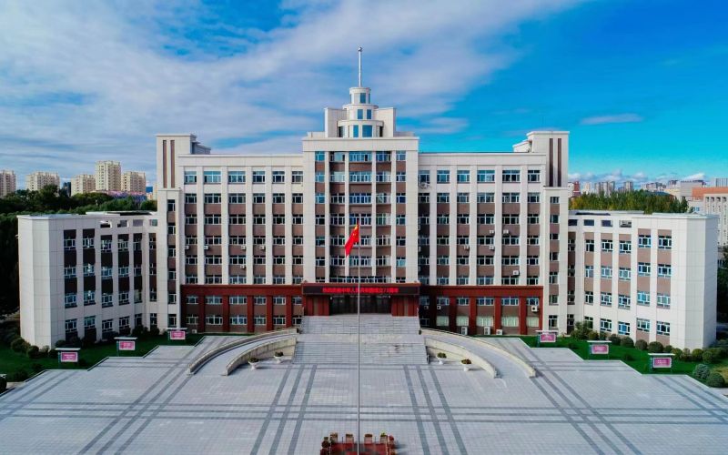 佳木斯大学